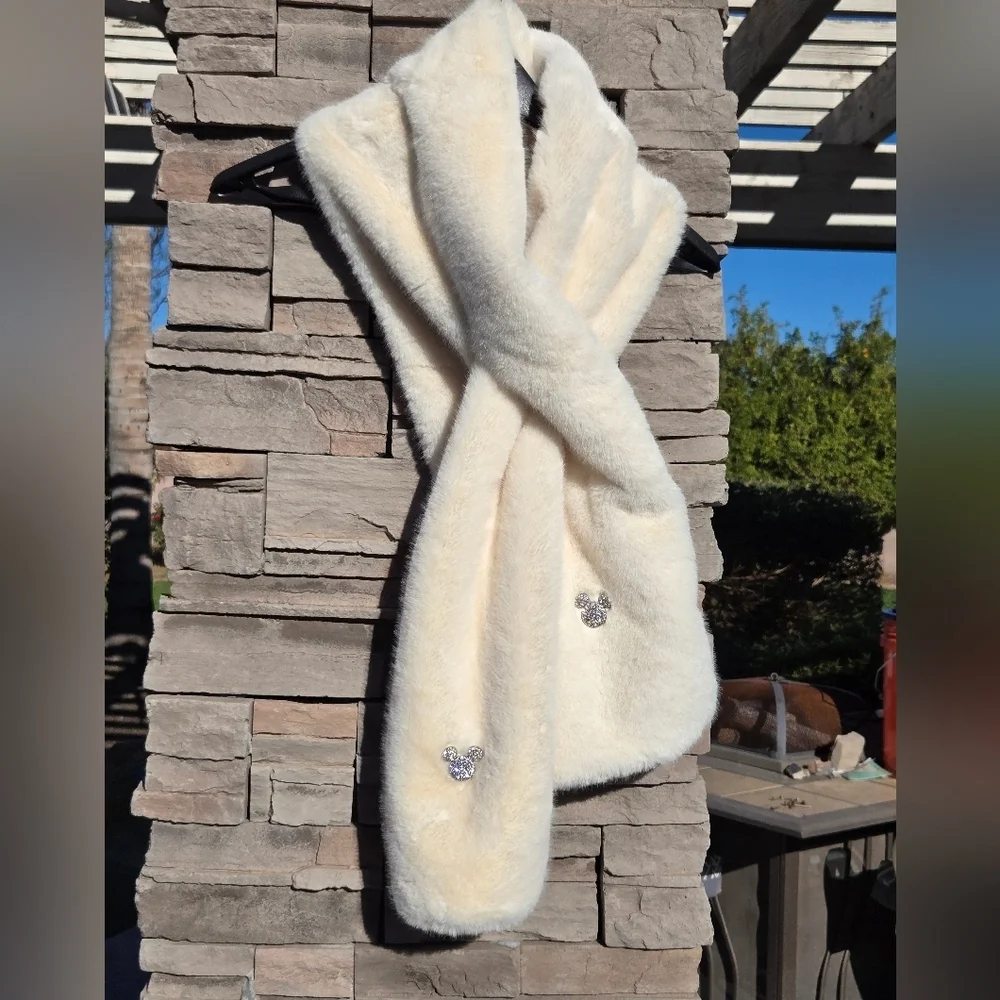 NWT Disney Jeweled Faux Fur Collar Shawl Wrap Neck Warmer Cream White